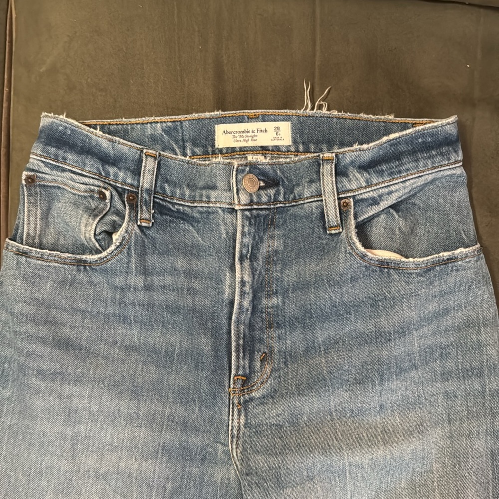Abercrombie Curve Love 28/6s Jean